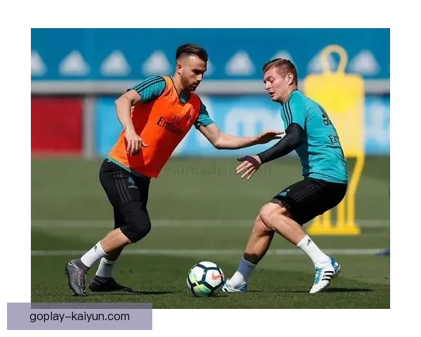 阿什拉夫大腿伤势影响明显，球队状态面临考验